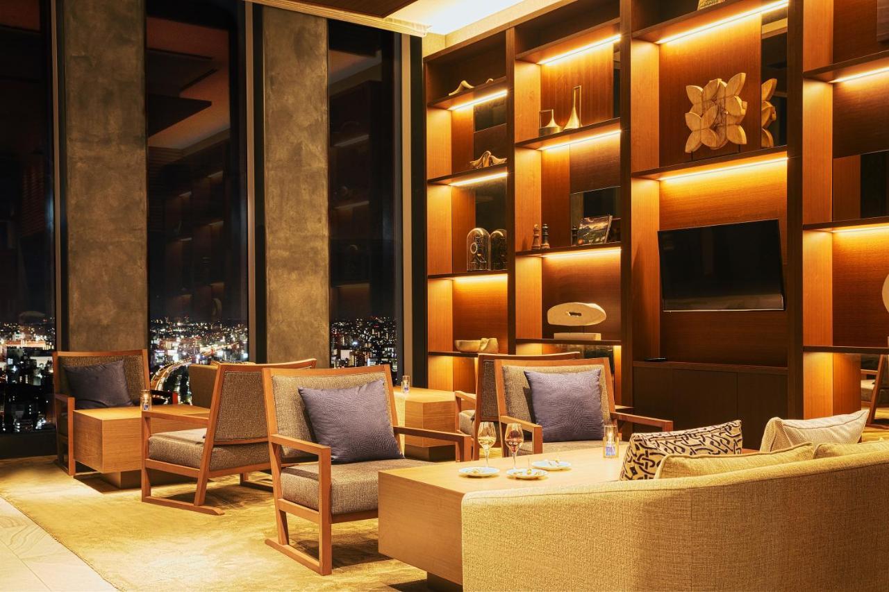 Nagoya Prince Hotel Sky Tower Kültér fotó The lounge at the 39th floor