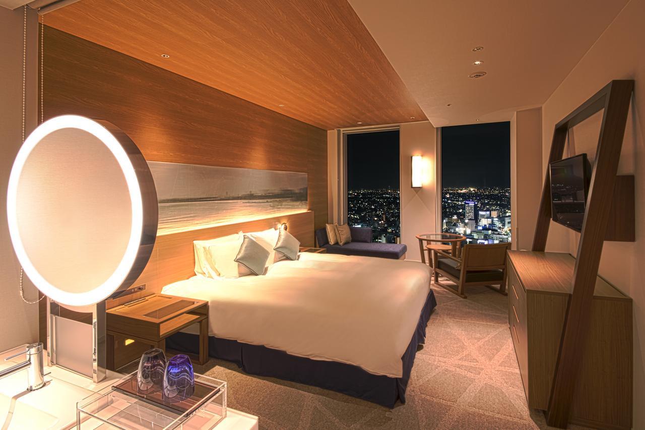 Nagoya Prince Hotel Sky Tower Kültér fotó A room at the hotel